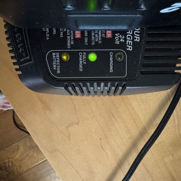 Craftsman 1425301 7.2‑24V 1‑Hour Fast Rechargeable Battery Charger - Picture 5 of 6